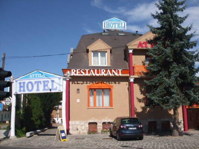 Attila hotel y restaurante Budapest Servicios foto